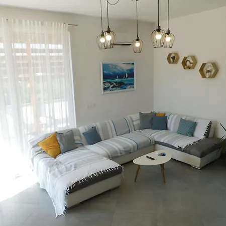 Family Friendly House With A Swimming Pool - 23060 Сasa de vacaciones