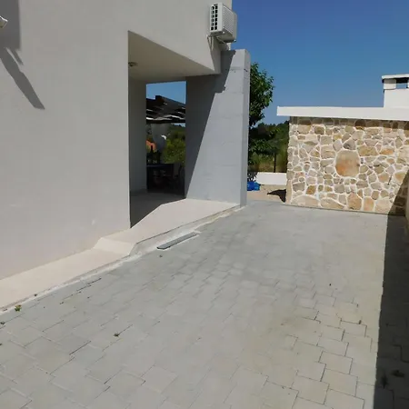 Family Friendly House With A Swimming Pool - 23060 * Sibenik