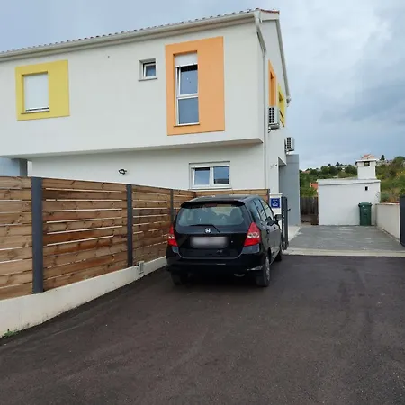 Family Friendly House With A Swimming Pool - 23060 *