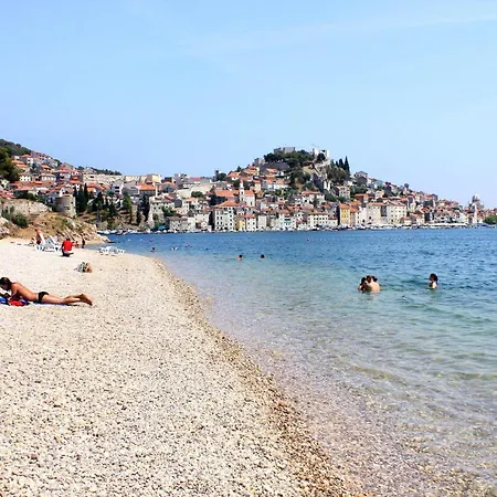 Сasa de vacaciones Family Friendly House With A Swimming Pool - 23060 Šibenik