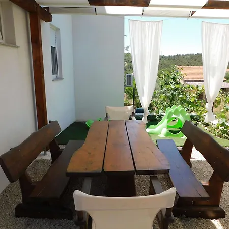 Family Friendly House With A Swimming Pool - 23060