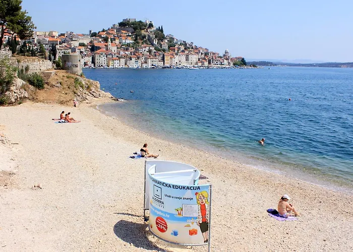 Family Friendly House With A Swimming Pool - 23060 Prázdninový dům *