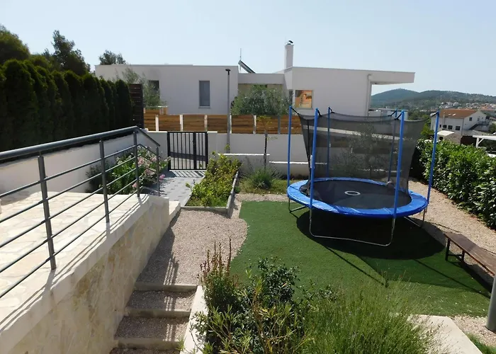 Family Friendly House With A Swimming Pool - 23060 * Šibenik